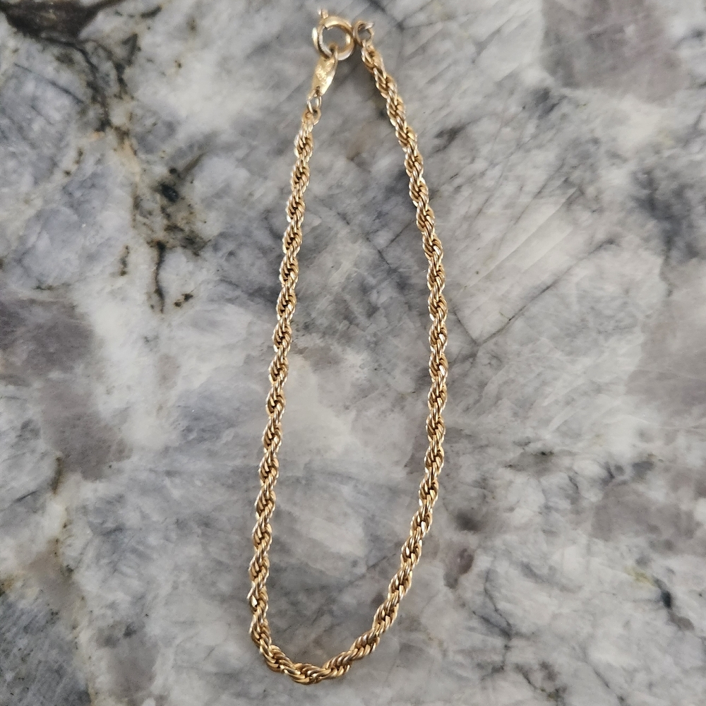 Vintage Trifari dainty chain rope bracelet